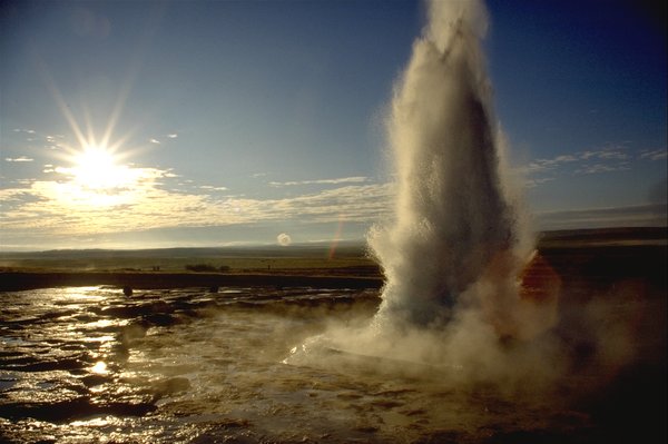 Strokkur in early morning