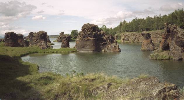 Typical rocks in lake Mývatn