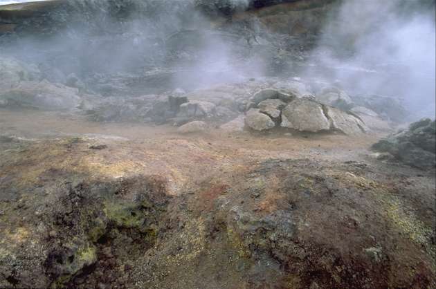 Sulfur vapour at Leirhnjúkur